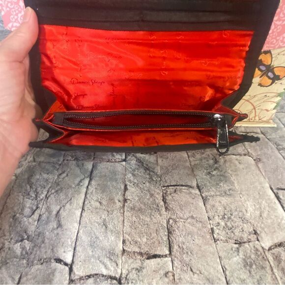 Donna Sharp Red Poppy Wristlet Quilted Wallet Vibrant Floral Red Black Print - Picture 7 of 10